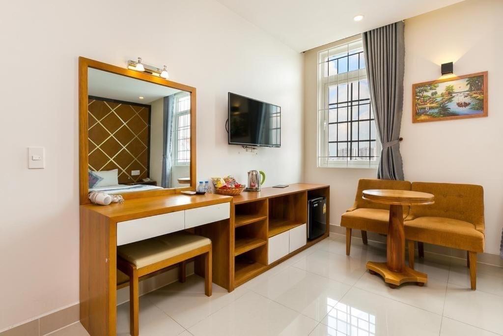 Khach San Thien Cung Hotel Ho Chi Minh City Exterior photo