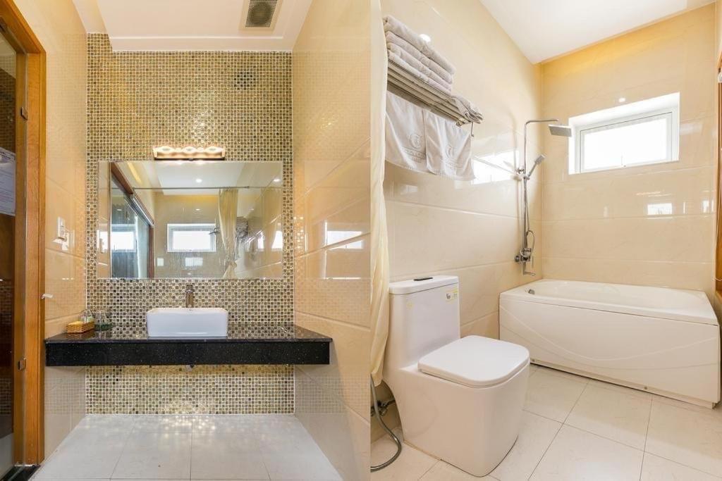 Khach San Thien Cung Hotel Ho Chi Minh City Exterior photo
